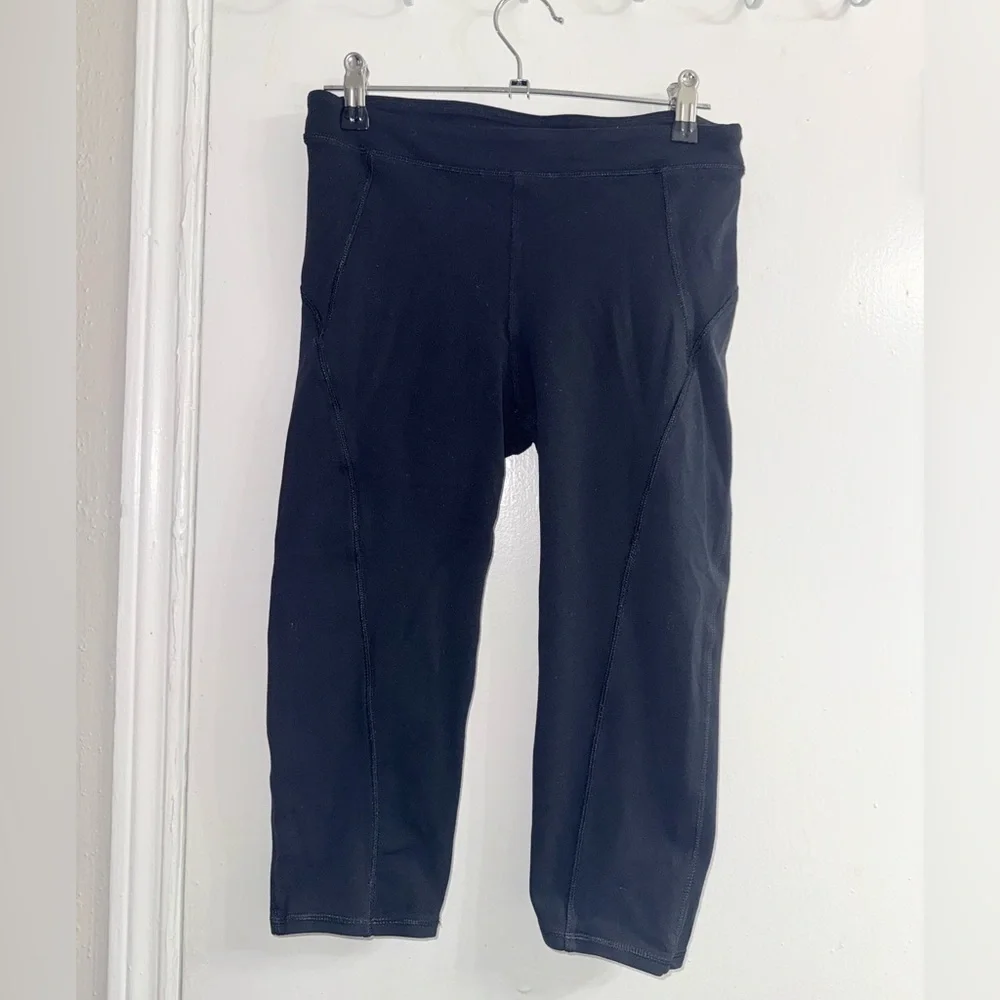 Alo yoga high rise cropped pants size Small 16”